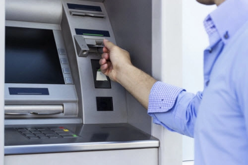 Phát hiện cách thức tinh vi trộm tiền từ máy atm