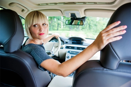  phụ nữ không nên nhờ chồng dạy lái xe 