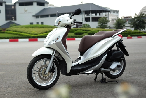  piaggio medley cạnh tranh sh125i bằng gì tại việt nam 