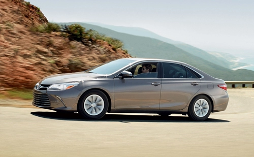  toyota camry 2016 dính lỗi túi khí không bung 