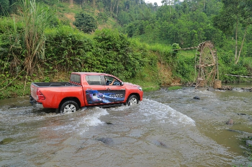  toyota hilux - xe cho người thực dụng 