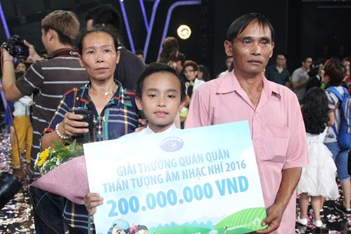 Vietnam idol kids 2016 hồ văn cường đoạt quán quân nhờ nước mắt khán giả