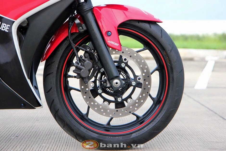 Yamaha r3 zin mà không zin nhưng rất xì tin