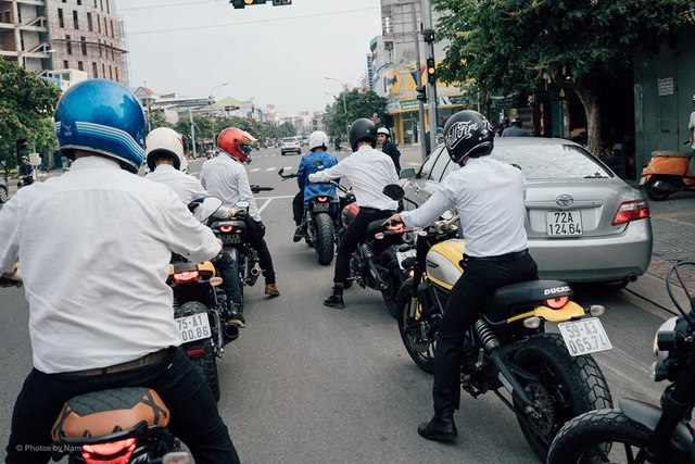 Dàn xe ducati scrambler tham gia rước dâu hoành tráng tại vũng tàu