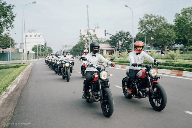 Dàn xe ducati scrambler tham gia rước dâu hoành tráng tại vũng tàu