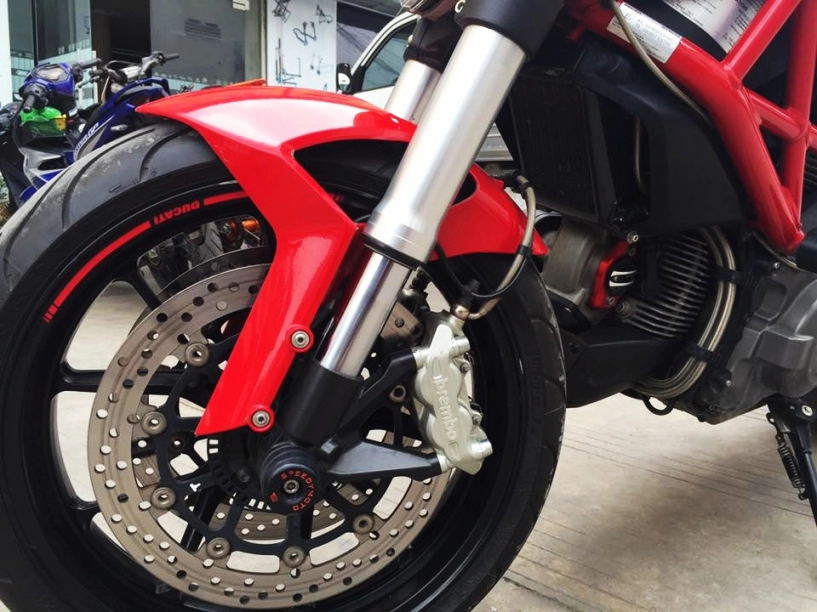 Ducati monster 796 sang chảnh với một loạt option hàng hiệu của biker việt