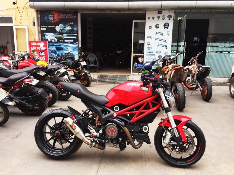 Ducati monster 796 sang chảnh với một loạt option hàng hiệu của biker việt