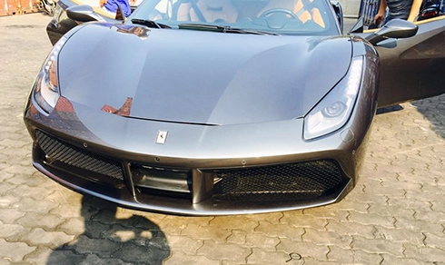  siêu xe ferrari 488 gtb đầu tiên cập cảng sài gòn 