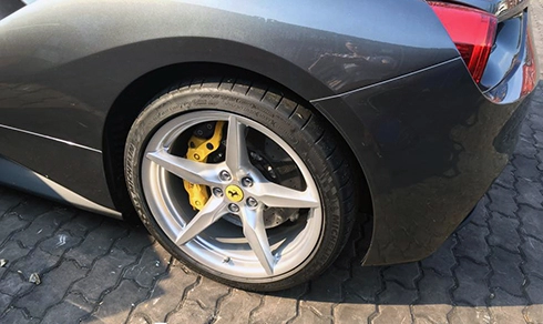  siêu xe ferrari 488 gtb đầu tiên cập cảng sài gòn 