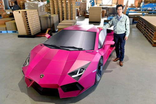  siêu xe lamborghini làm từ bìa các-tông 