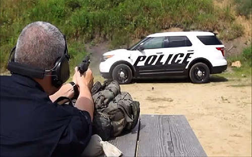  xe cảnh sát mỹ chống đạn thế nào 