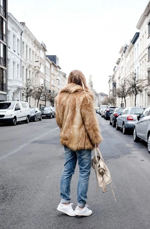 5 cách mặc áo khoác lông sexy hơn ngày chớm đông