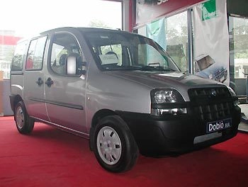  5 mẫu xe trong nước ế nhất 2006 