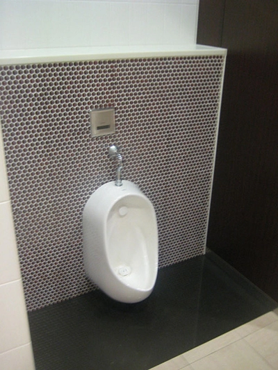 6 điều kỳ lạ bạn có thể thấy trong wc của nhật