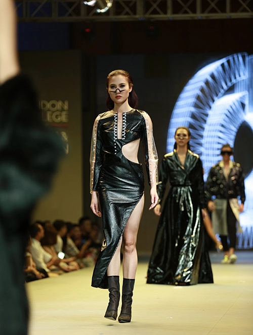 Á hậu huyền my xinh đẹp gợi cảm trên sàn catwalk