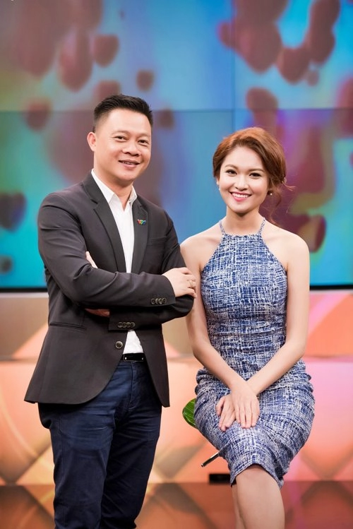 Á hậu thùy dung trổ tài hát tiếng anh trên vtv