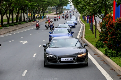  ảnh dàn siêu xe audi r8 v10 tại tp hcm 