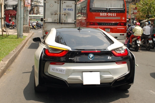  bmw i8 tắm nắng ở sài gòn 