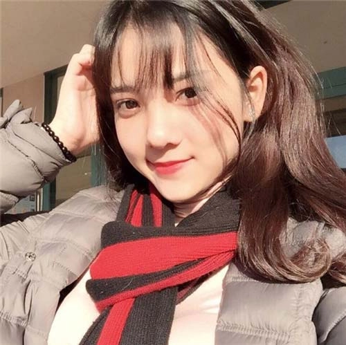 Chỉ là tiếp viên hàng không thôi mà có cần phải xinh thế này không