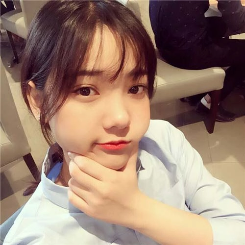 Chỉ là tiếp viên hàng không thôi mà có cần phải xinh thế này không