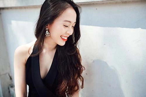 Chỉ là tiếp viên hàng không thôi mà có cần phải xinh thế này không