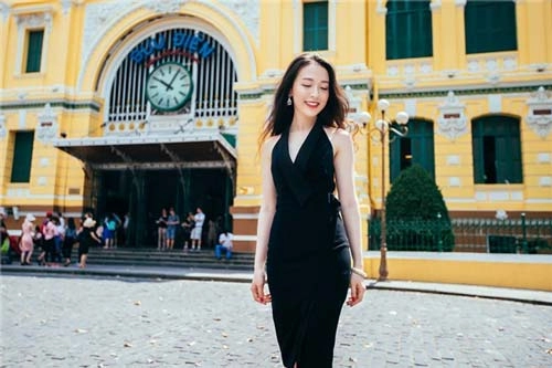 Chỉ là tiếp viên hàng không thôi mà có cần phải xinh thế này không