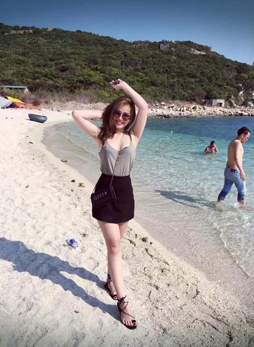 Chỉ là tiếp viên hàng không thôi mà có cần phải xinh thế này không