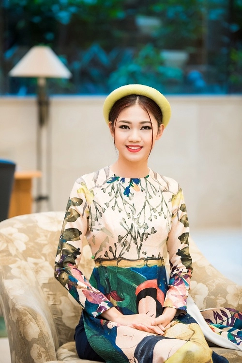 Cùng diện áo dài mỹ linh - thanh tú ai quyến rũ hơn