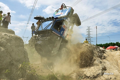  dân chơi off-road việt vật lộn với bùn đất 