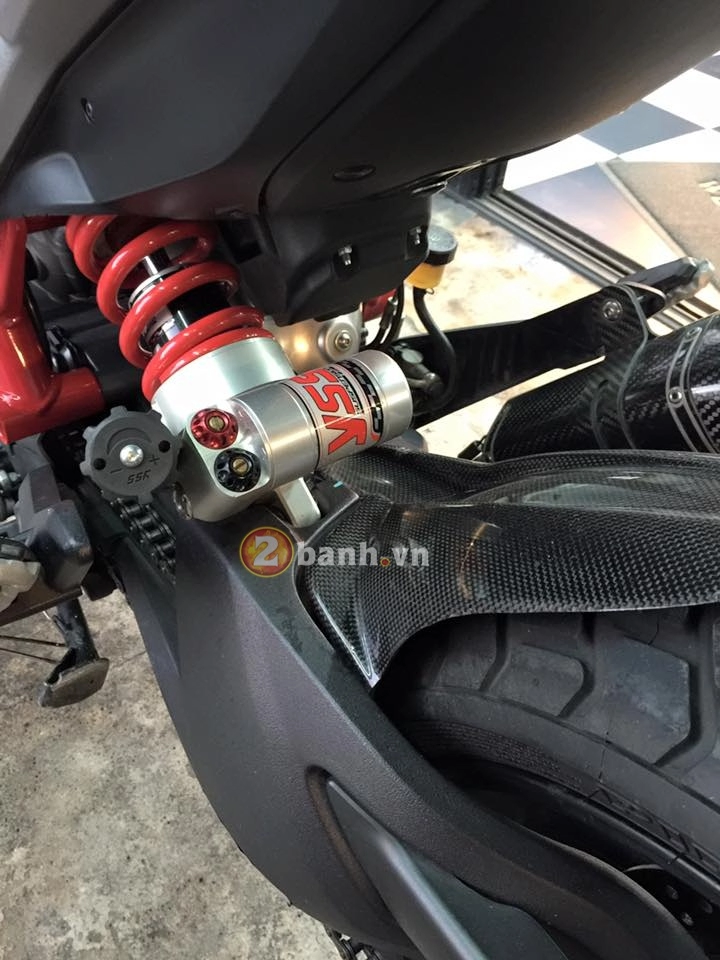 Ducati hypermotard 821 nhẹ nhàng trên đôi chân yss