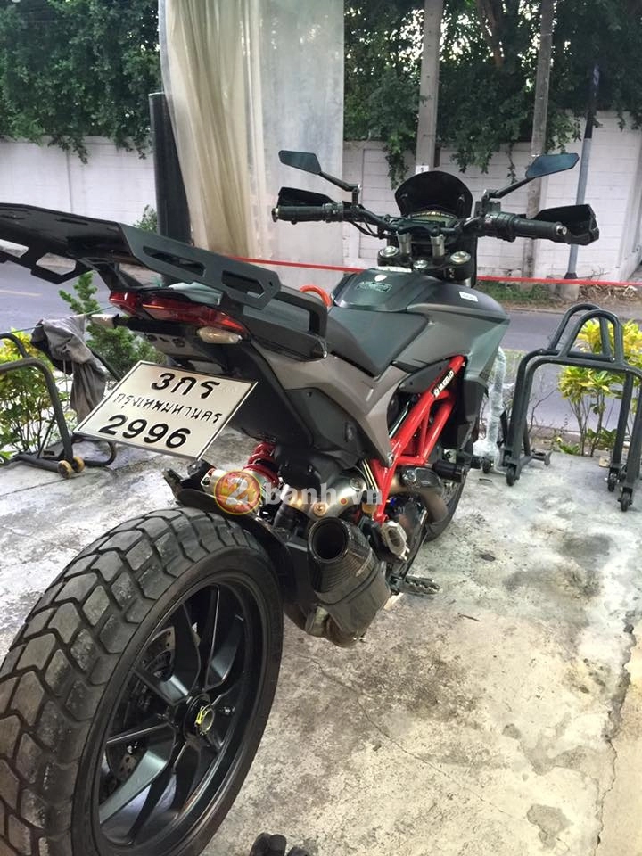 Ducati hypermotard 821 nhẹ nhàng trên đôi chân yss