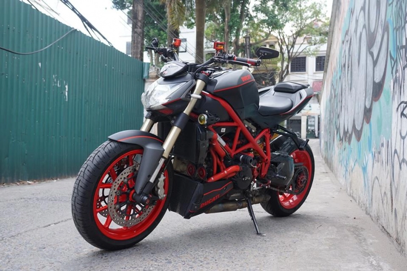 Ducati streetfighter 848 siêu chất với dàn đồ chơi khủng tại sài gòn