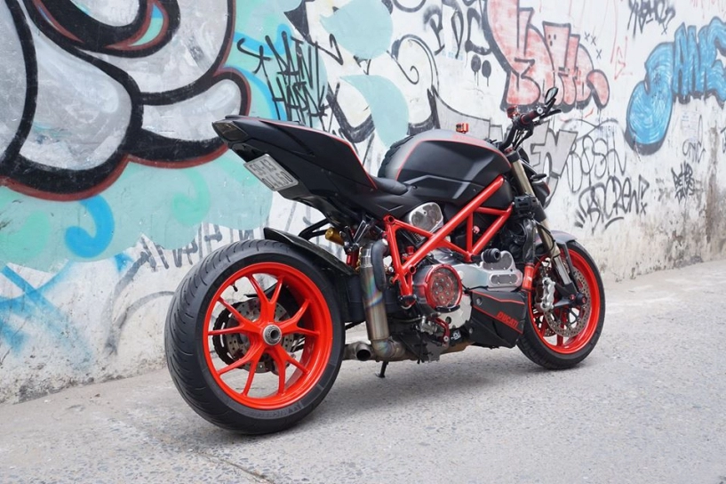 Ducati streetfighter 848 siêu chất với dàn đồ chơi khủng tại sài gòn