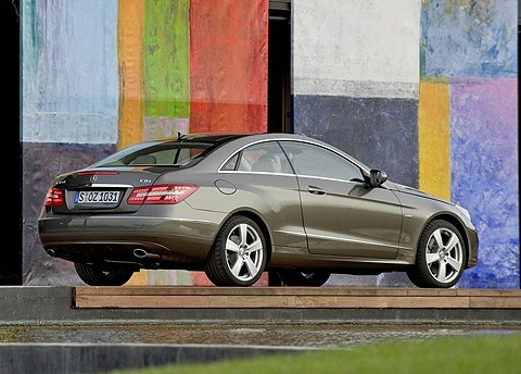  e-class coupe thế hệ mới bất ngờ xuất hiện 