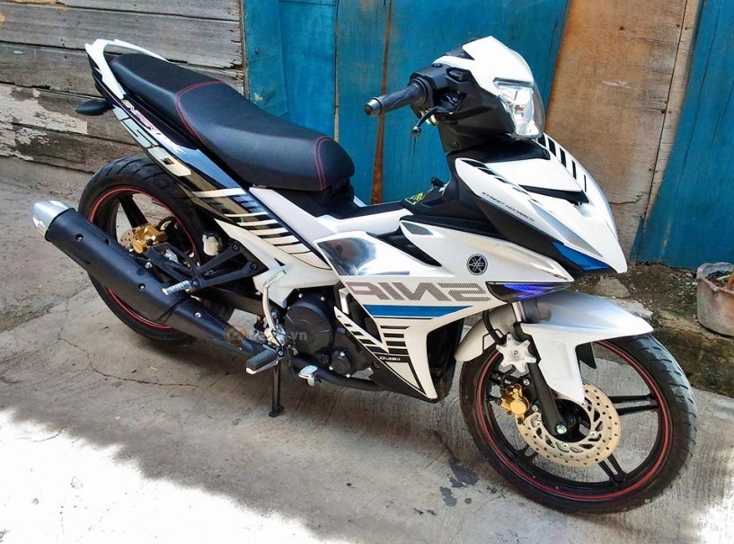 Exciter 150 trắng bạc tinh khôi của biker nước bạn
