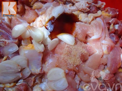 Gà xào sả ớt ngon cơm ngày mát trời