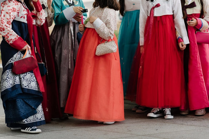giải mã cơn sốt hanbok đường phố của giới trẻ xứ kim chi