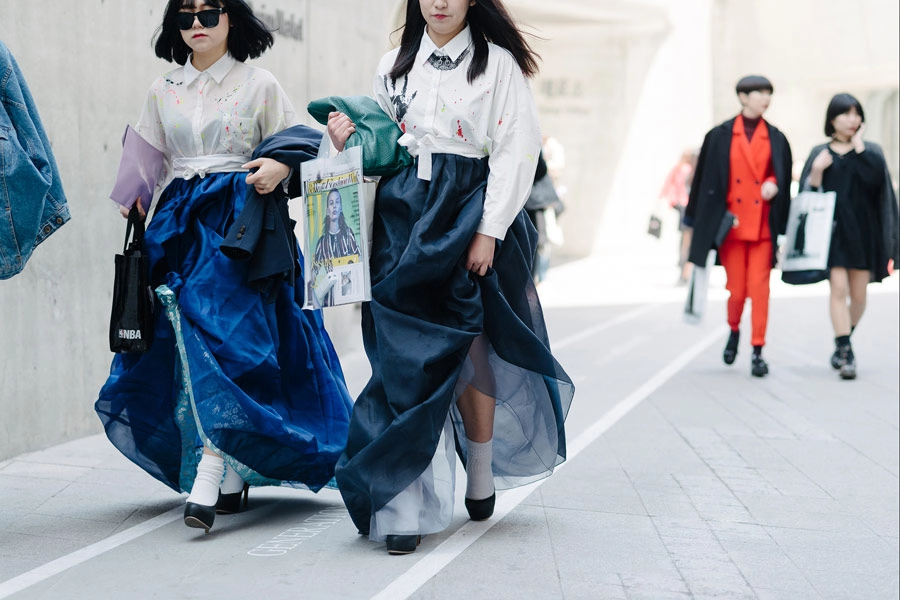 giải mã cơn sốt hanbok đường phố của giới trẻ xứ kim chi