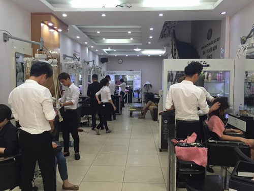 Hà nội chuỗi salon tóc thu hút hàng nghìn khách mỗi ngày