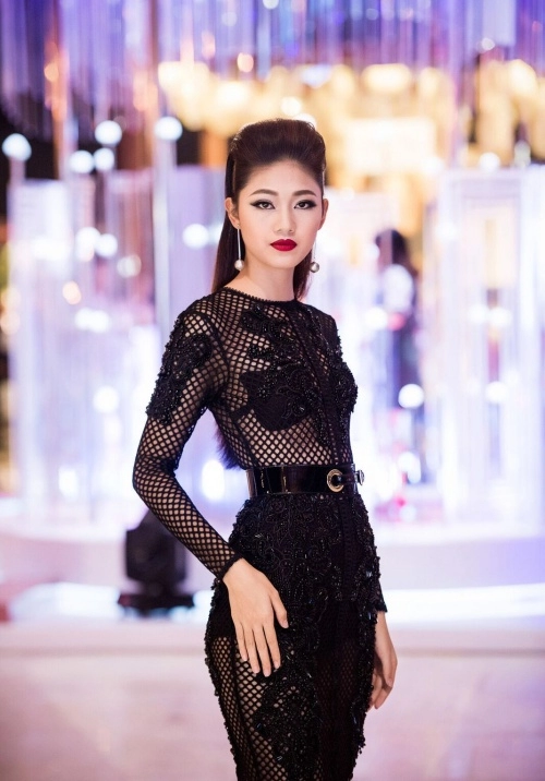 Hoa hậu mỹ linh á hậu thanh tú đẹp lạ lấn át dàn sao khủng