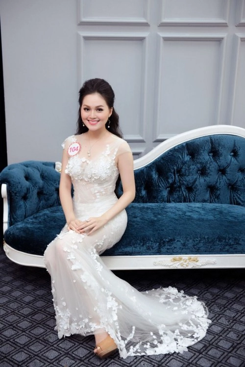 Hoa hậu việt nam 2016 bản sao ngọc trinh khoe vòng eo 56 nơi hậu trường