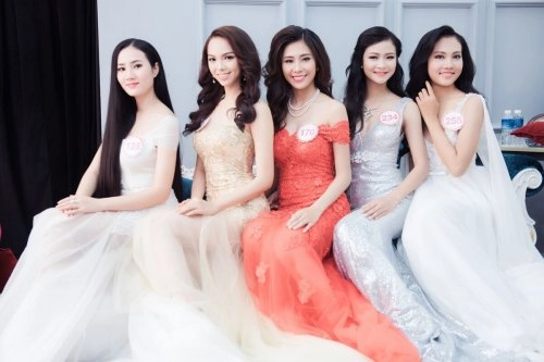 Hoa hậu việt nam 2016 bản sao ngọc trinh khoe vòng eo 56 nơi hậu trường