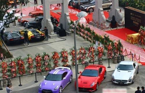  hơn 200 siêu xe mừng tài tử hong kong mở quán bar 