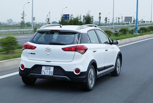  hyundai i20 active - hatchback ẩn bóng crossover 