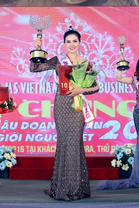 Kim thoa đăng quang hoa hậu doanh nhân thế giới người việt 2016