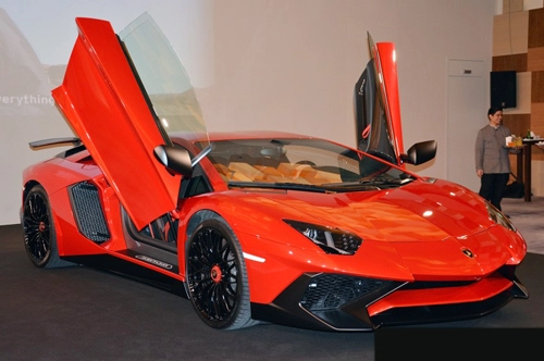  lamborghini aventador superveloce ra mắt singapore 