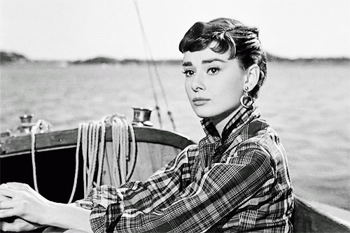 Minh chứng cho thấy audrey hepburn là biểu tượng thời trang không ai sánh bằng