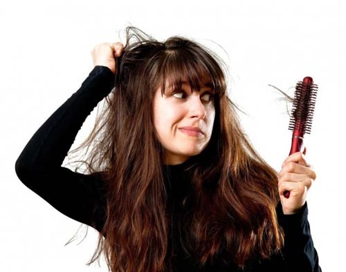 Nếu bạn cứ liên tục làm 5 điều này mỗi ngày mái tóc chắc chắn sẽ bị hư tổn nặng