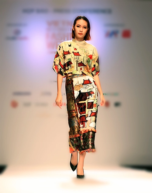 Ngọc châu đeo đầy trang sức sau khi đăng quang vietnams next top model