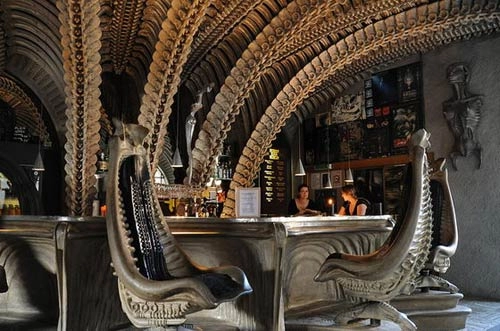 Những quán bar độc đáo kỳ quái trên thế giới